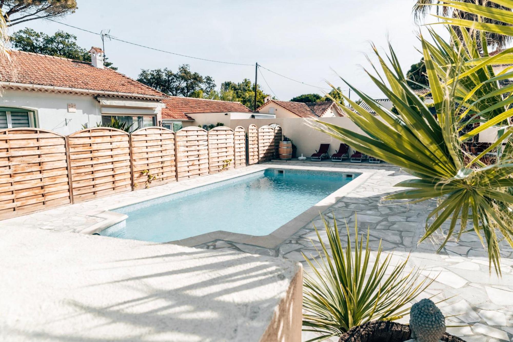 Reve D'Azur, 2 Chambres, Maison Julia En Bord De Mer A La Nartelle, Piscine Partagee, Parking & Terrasse Bbq, Wifi Et Draps Inclus Plage A Pied Sainte-Maxime Ngoại thất bức ảnh