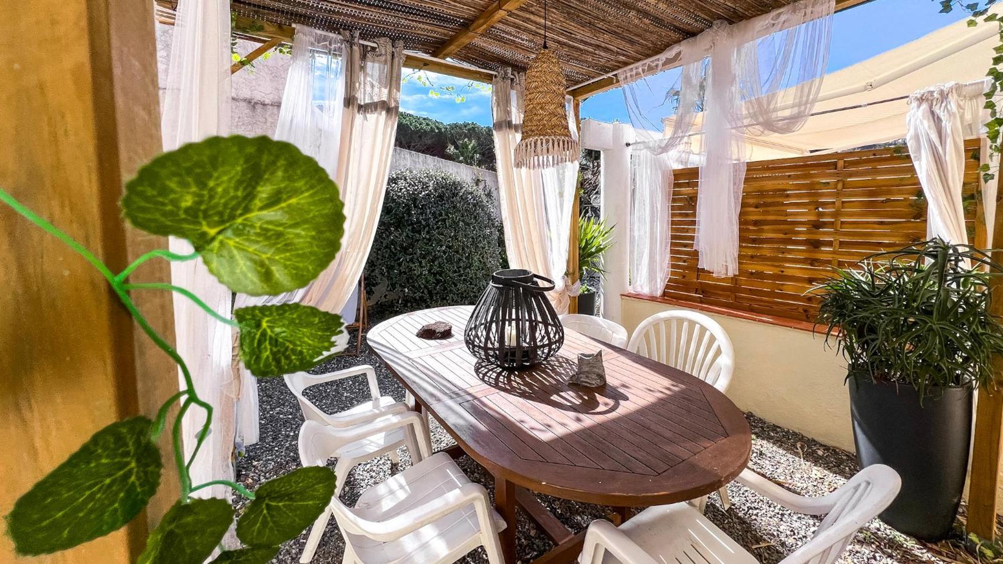 Reve D'Azur, 2 Chambres, Maison Julia En Bord De Mer A La Nartelle, Piscine Partagee, Parking & Terrasse Bbq, Wifi Et Draps Inclus Plage A Pied Sainte-Maxime Ngoại thất bức ảnh