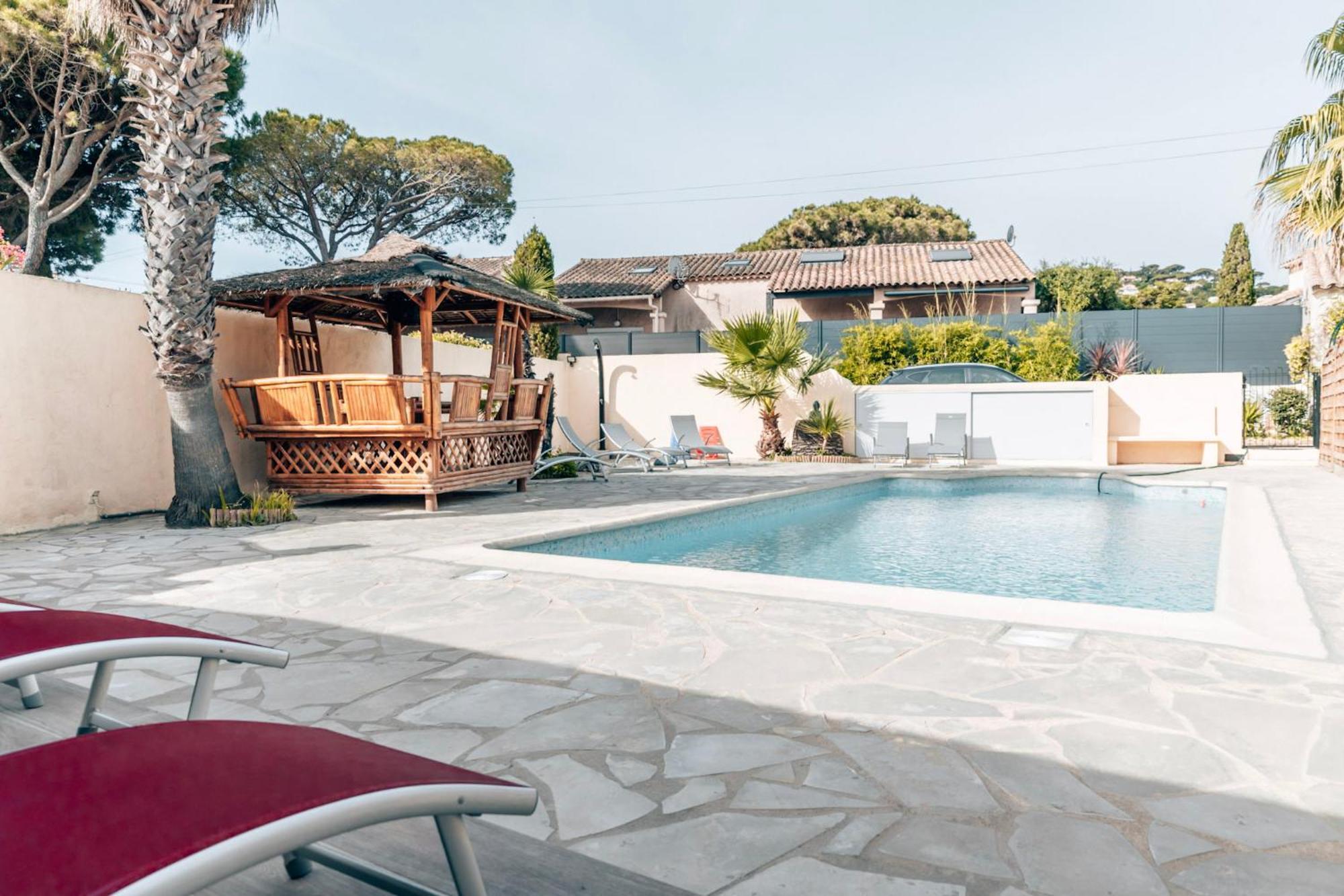 Reve D'Azur, 2 Chambres, Maison Julia En Bord De Mer A La Nartelle, Piscine Partagee, Parking & Terrasse Bbq, Wifi Et Draps Inclus Plage A Pied Sainte-Maxime Ngoại thất bức ảnh
