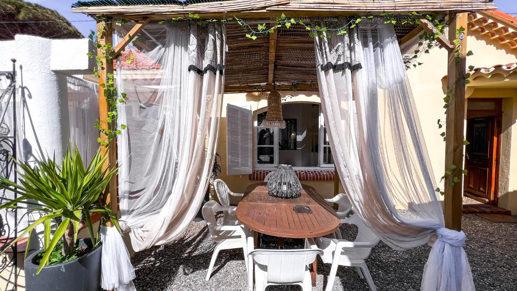Reve D'Azur, 2 Chambres, Maison Julia En Bord De Mer A La Nartelle, Piscine Partagee, Parking & Terrasse Bbq, Wifi Et Draps Inclus Plage A Pied Sainte-Maxime Ngoại thất bức ảnh