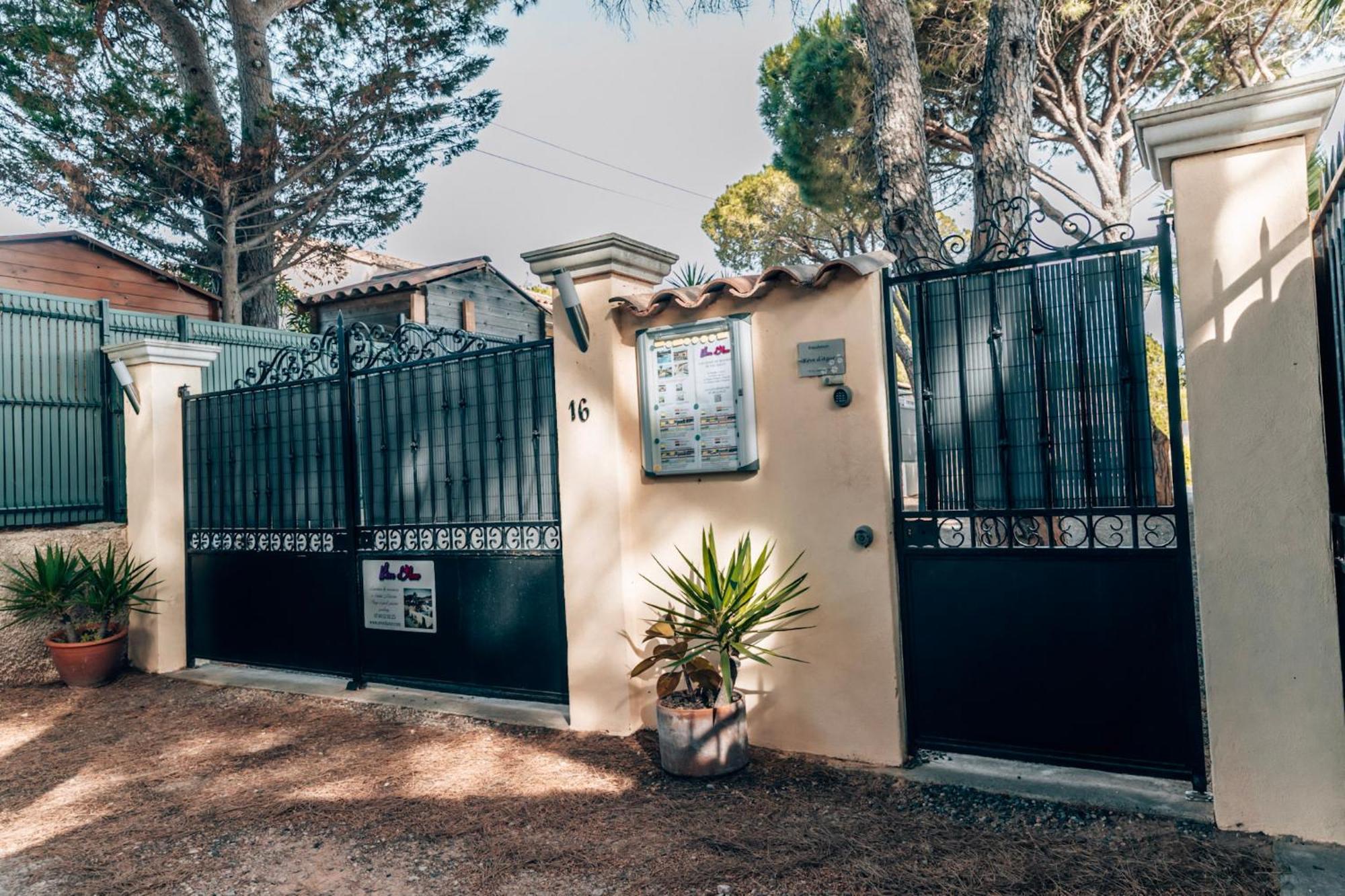Reve D'Azur, 2 Chambres, Maison Julia En Bord De Mer A La Nartelle, Piscine Partagee, Parking & Terrasse Bbq, Wifi Et Draps Inclus Plage A Pied Sainte-Maxime Ngoại thất bức ảnh