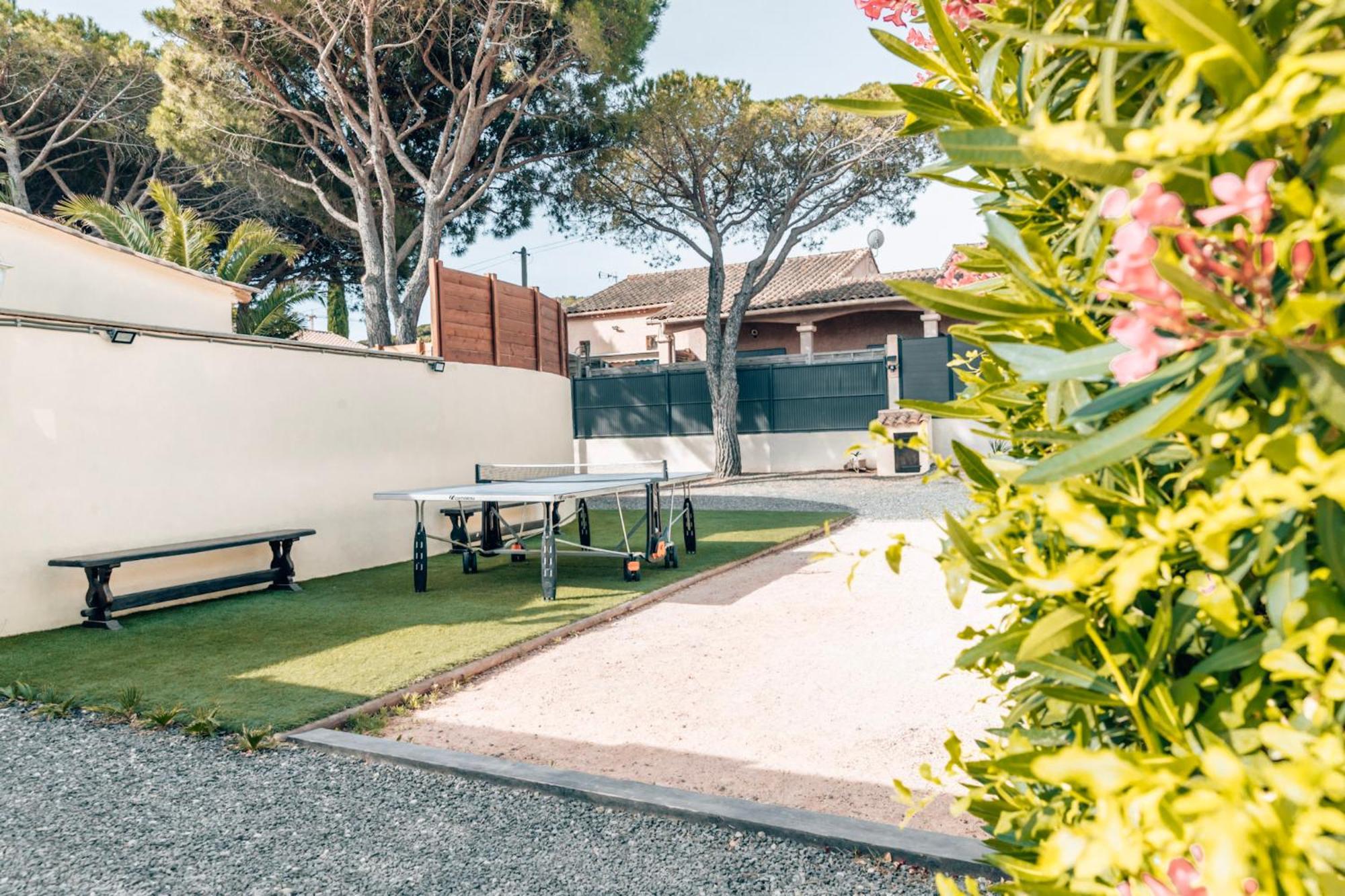 Reve D'Azur, 2 Chambres, Maison Julia En Bord De Mer A La Nartelle, Piscine Partagee, Parking & Terrasse Bbq, Wifi Et Draps Inclus Plage A Pied Sainte-Maxime Ngoại thất bức ảnh